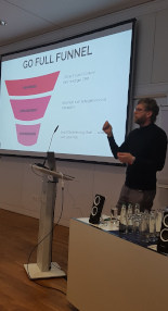 Im Funnel kann in jeder Phase ein Touchpoint mit Stories gesetzt werden - OMKB 2019